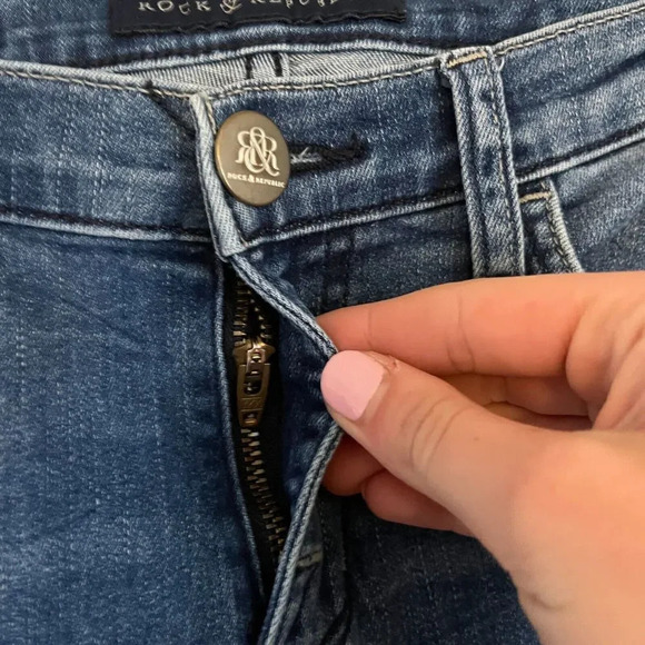 Rock & Republic Womens Blue Skinny Jeans Size 2 Distressed Denim Medium Wash - Picture 5 of 10